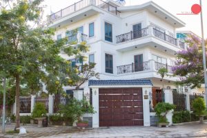 cửa cuốn vân gỗ