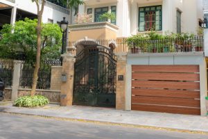 cửa cuốn vân gỗ WASAKi thế hệ mới